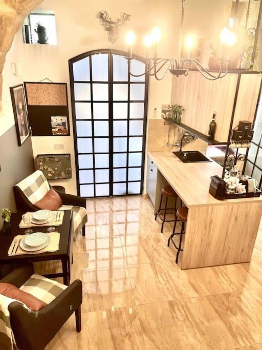 300yr old, self catering, tiny house in Victoria Centre, Gozo view 4