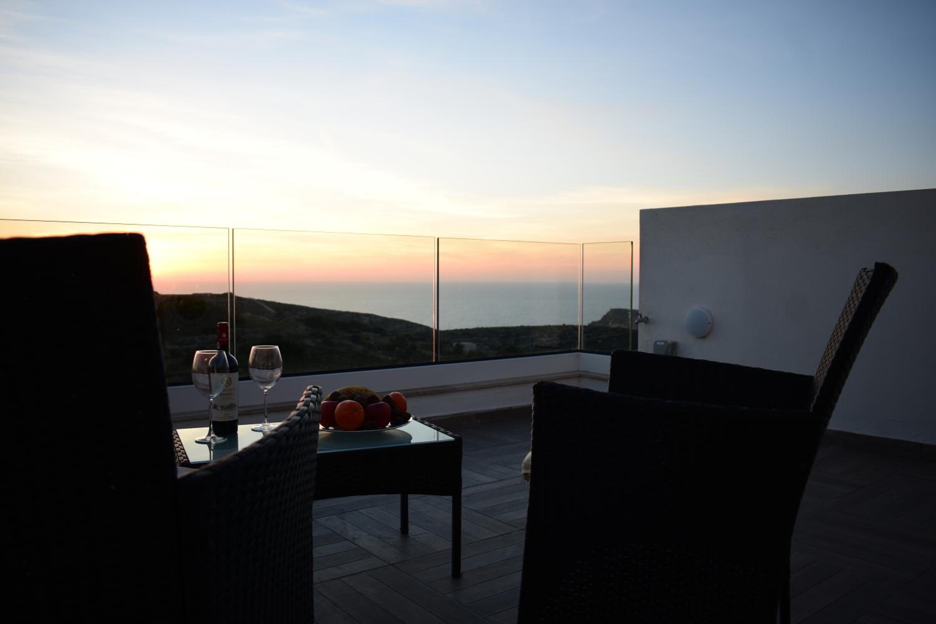 Sunset and Seaview Apartment -Brand New view 4
