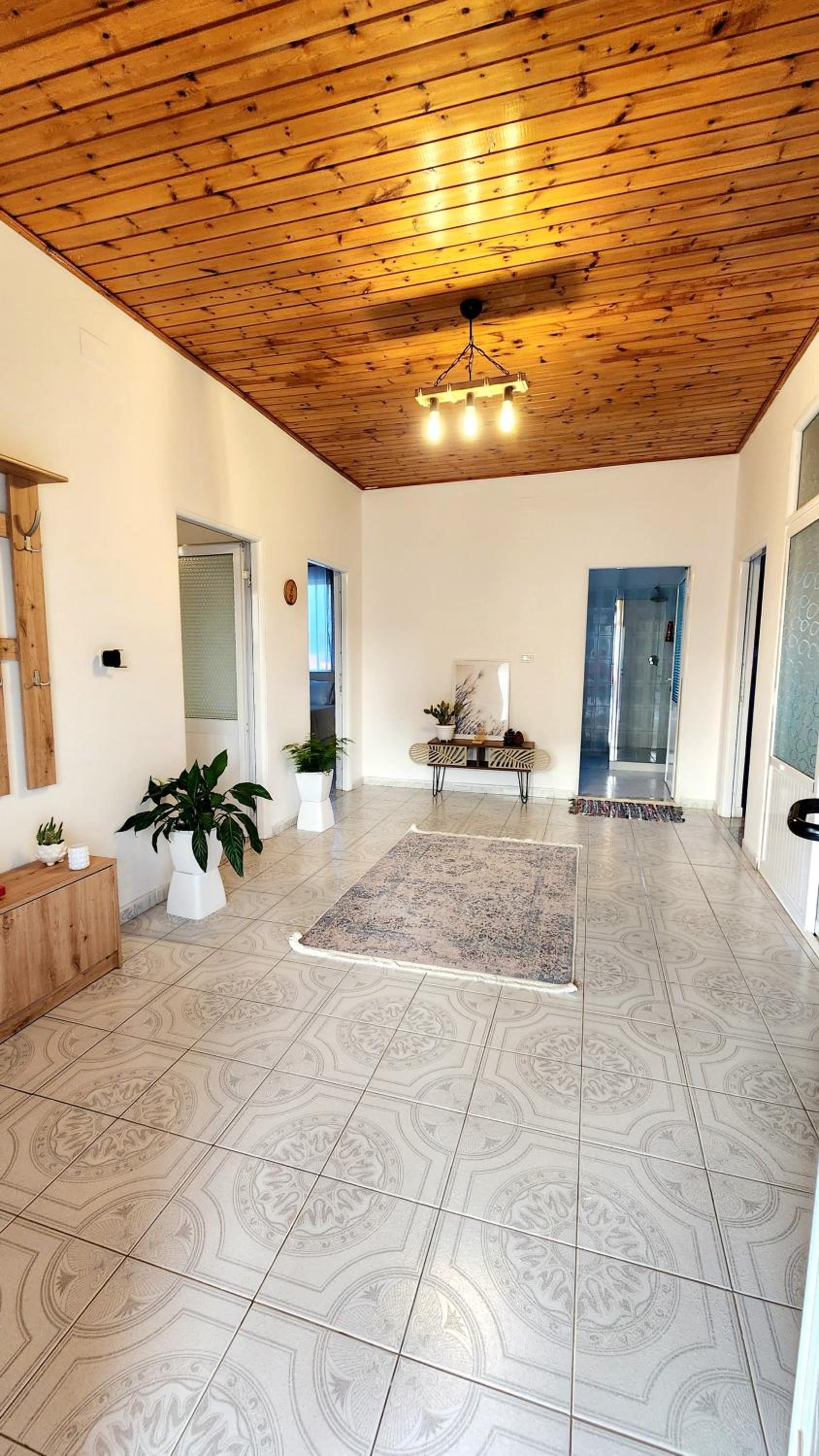 Mia Guest House - Entire home with balcony & garden