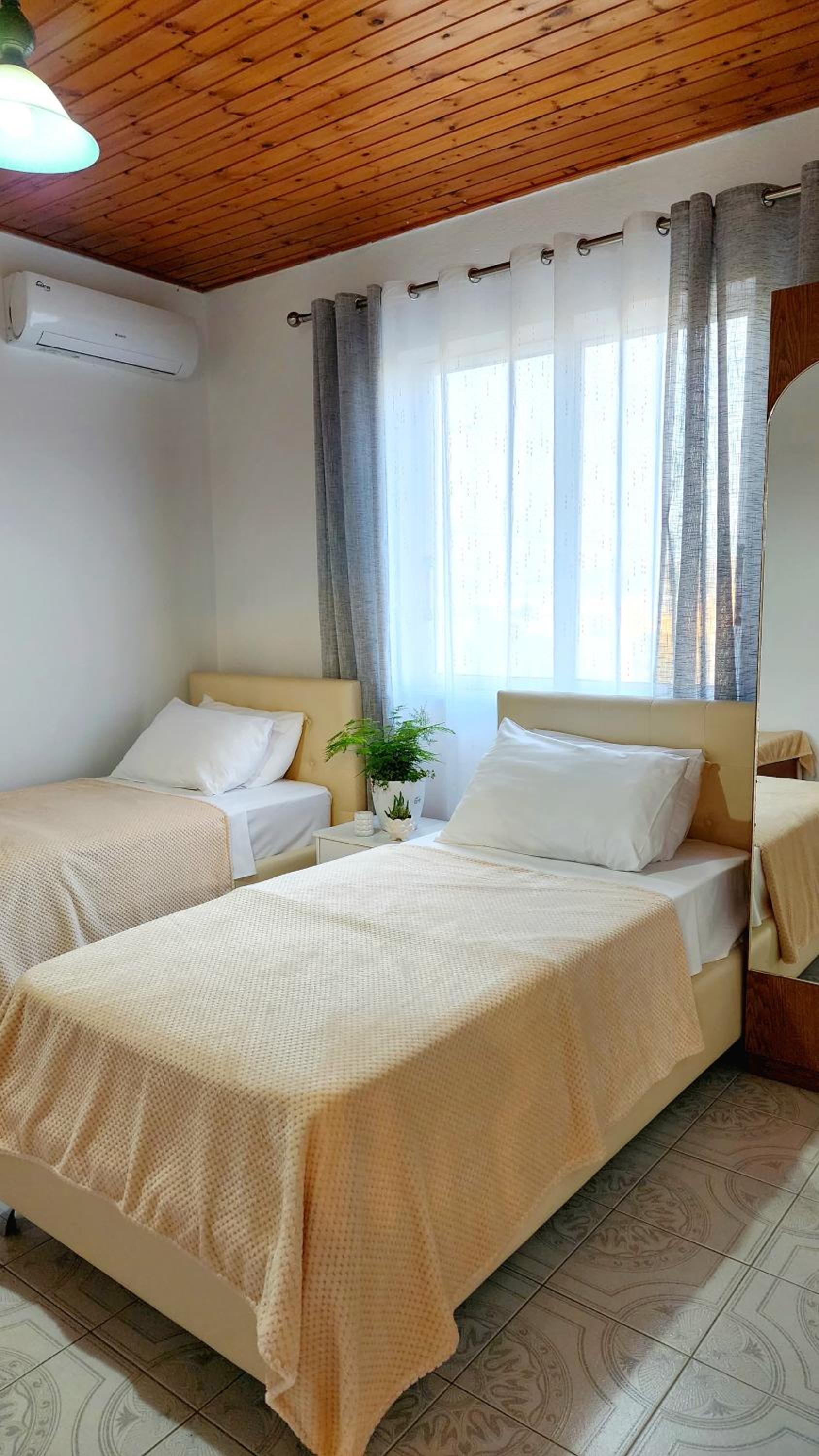 Mia Guest House - Entire home with balcony & garden