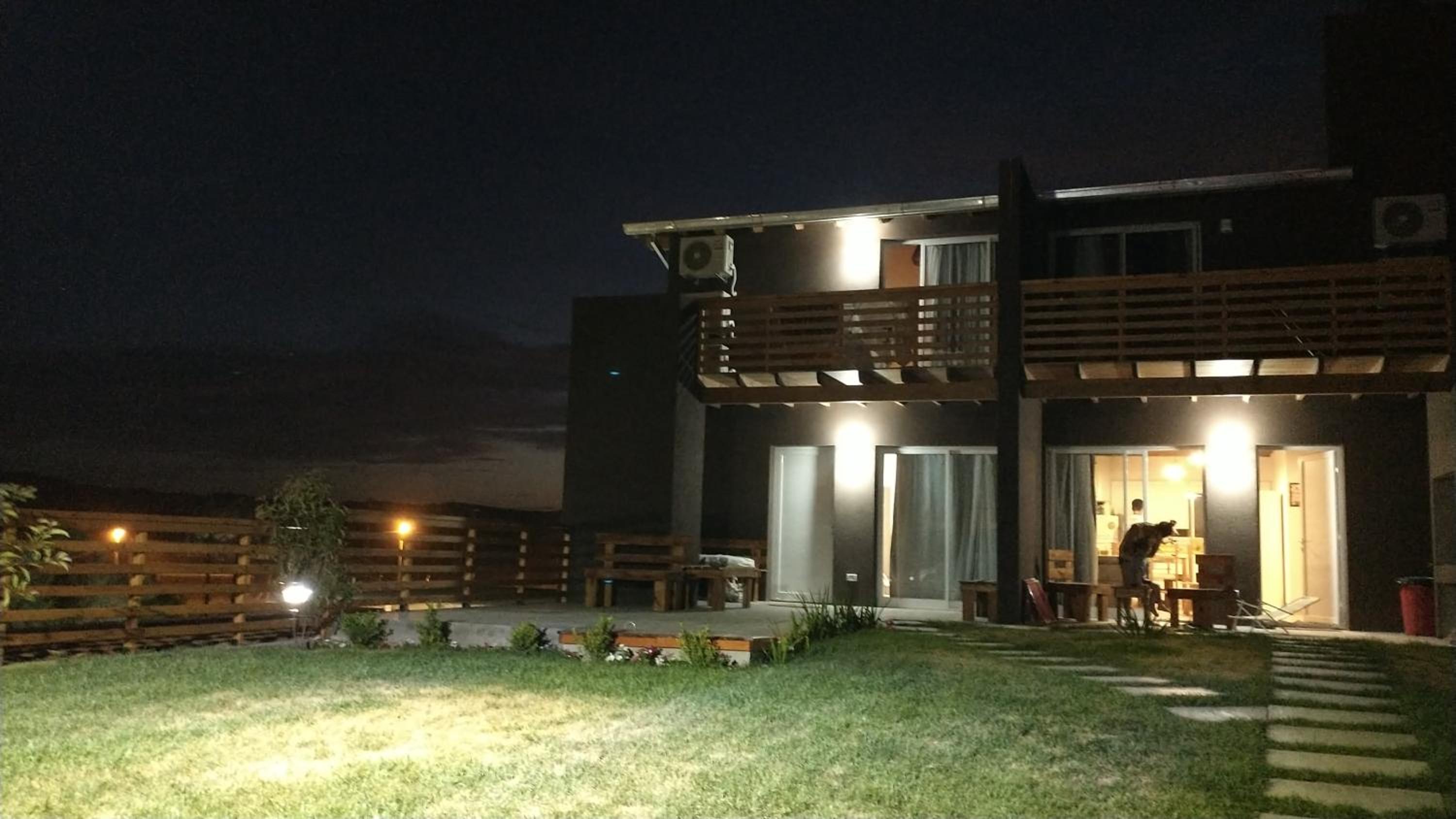 Duplex familiar con pileta en zona parque