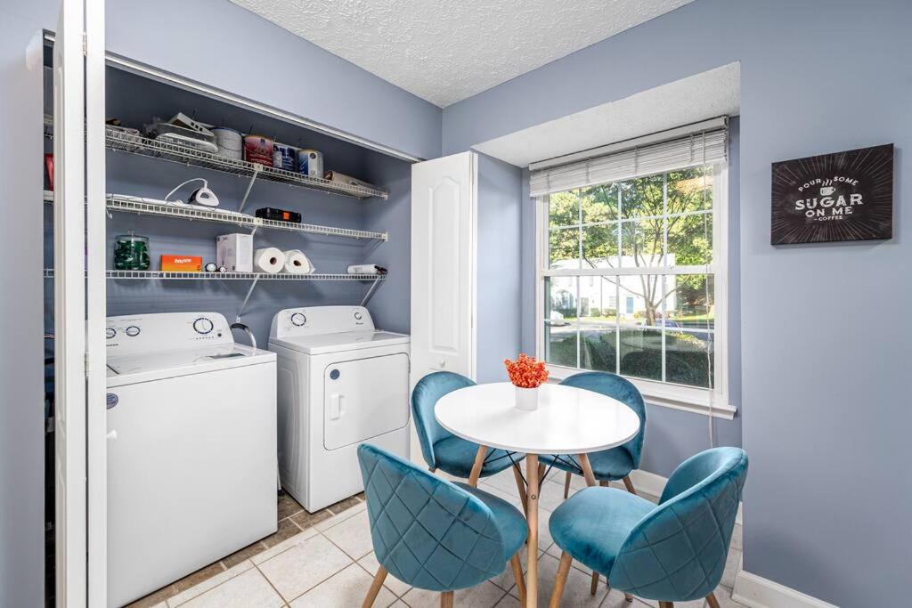Cozy End Unit Townhouse 1 Mile from Downtown Cary - Property Image 20