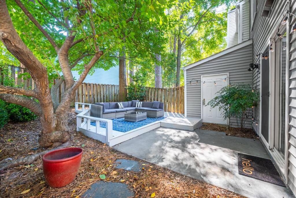 Cozy End Unit Townhouse 1 Mile from Downtown Cary - Property Image 2