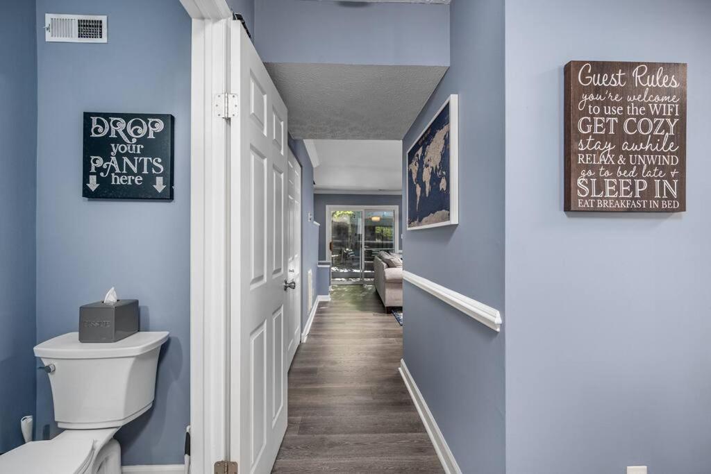 Cozy End Unit Townhouse 1 Mile from Downtown Cary - Property Image 3