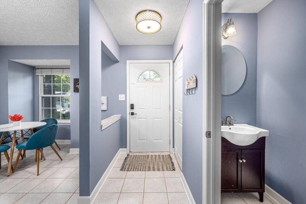 Cozy End Unit Townhouse 1 Mile from Downtown Cary - Property Image 15