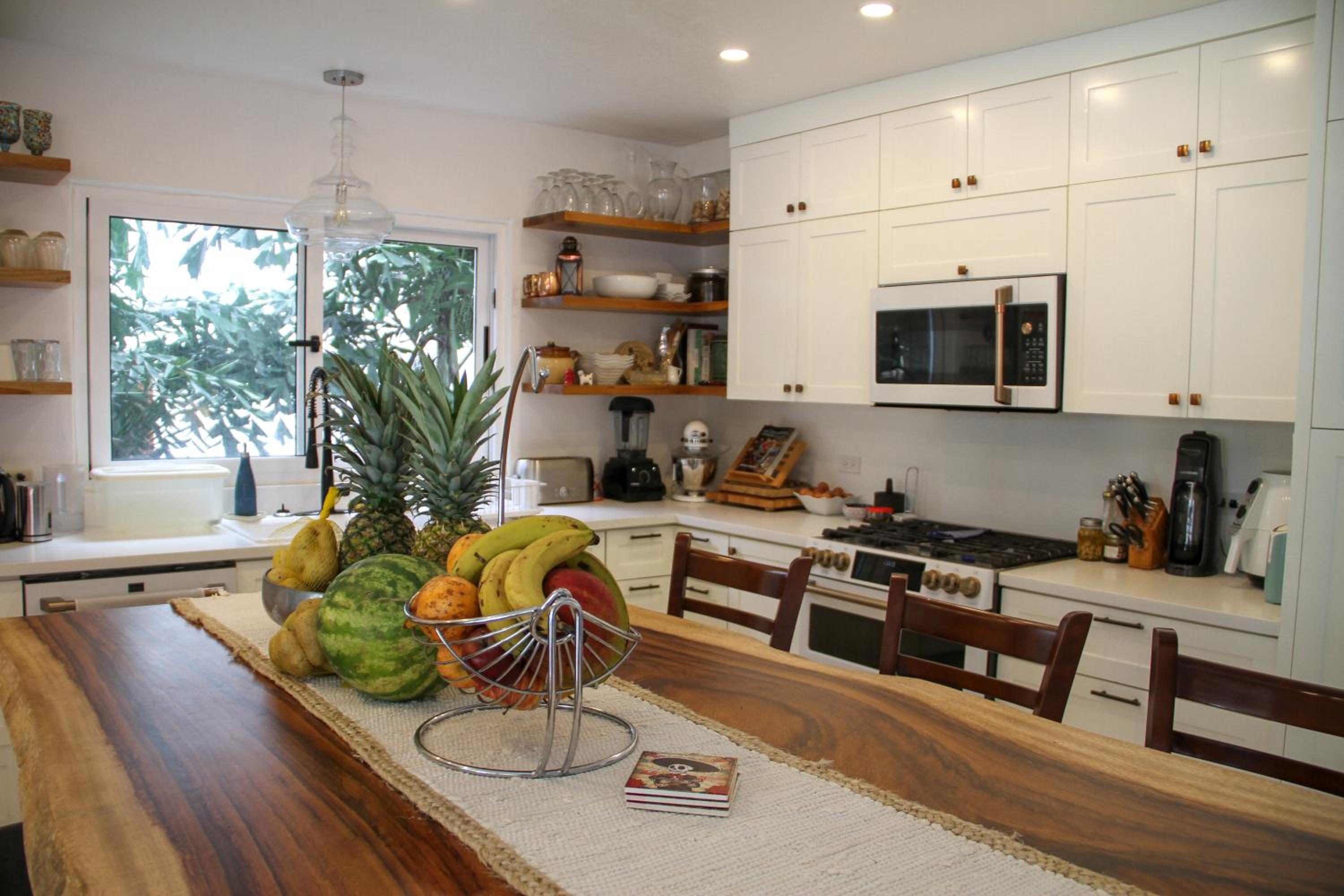 Casa Vitality Bed and Breakfast - Playa Guiones, Nosara - 4 Minute Walk to the Beach
