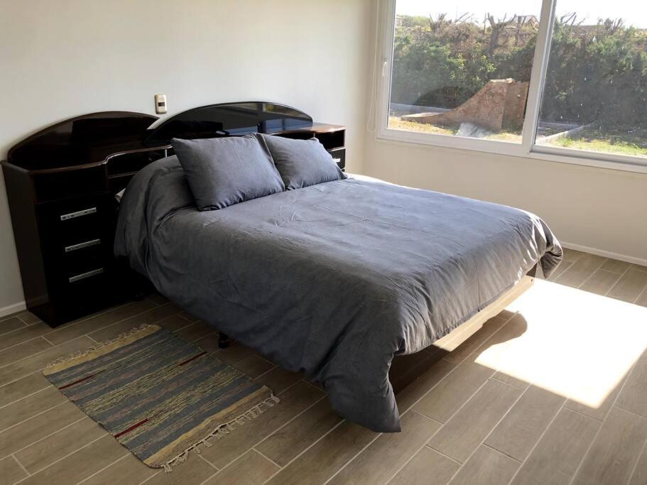Moderna casa nueva en hermosa y soleada parcela