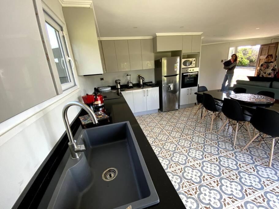 Moderna casa nueva en hermosa y soleada parcela