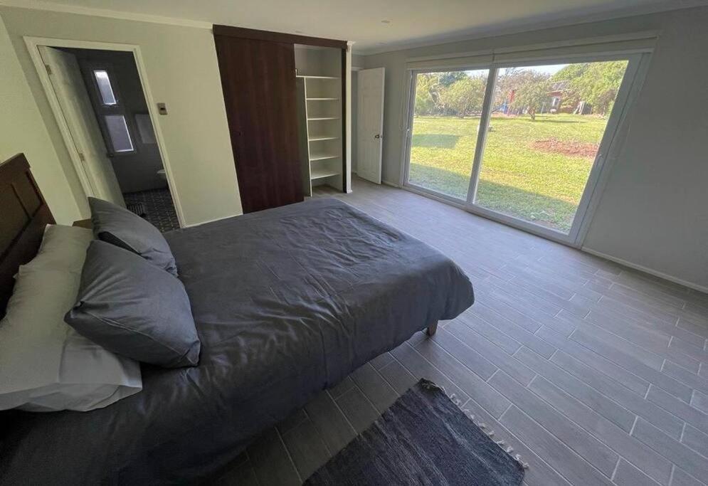 Moderna casa nueva en hermosa y soleada parcela