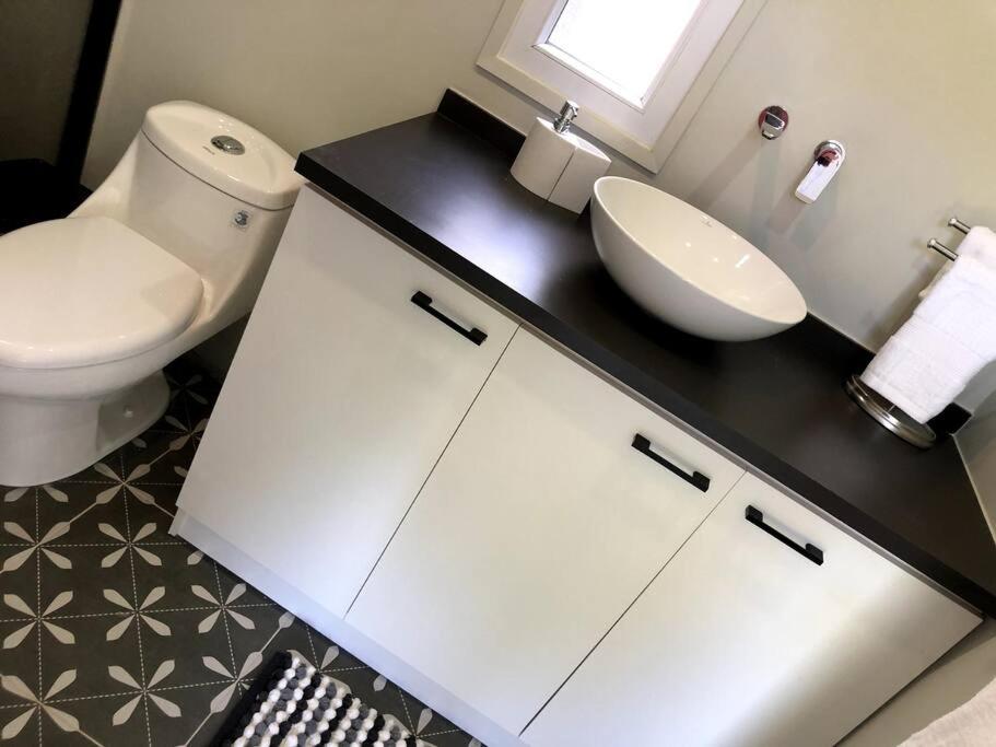 Moderna casa nueva en hermosa y soleada parcela