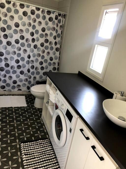 Moderna casa nueva en hermosa y soleada parcela