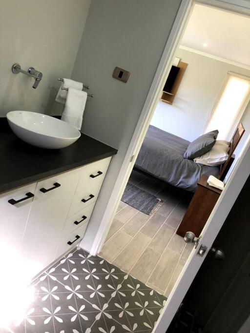 Moderna casa nueva en hermosa y soleada parcela