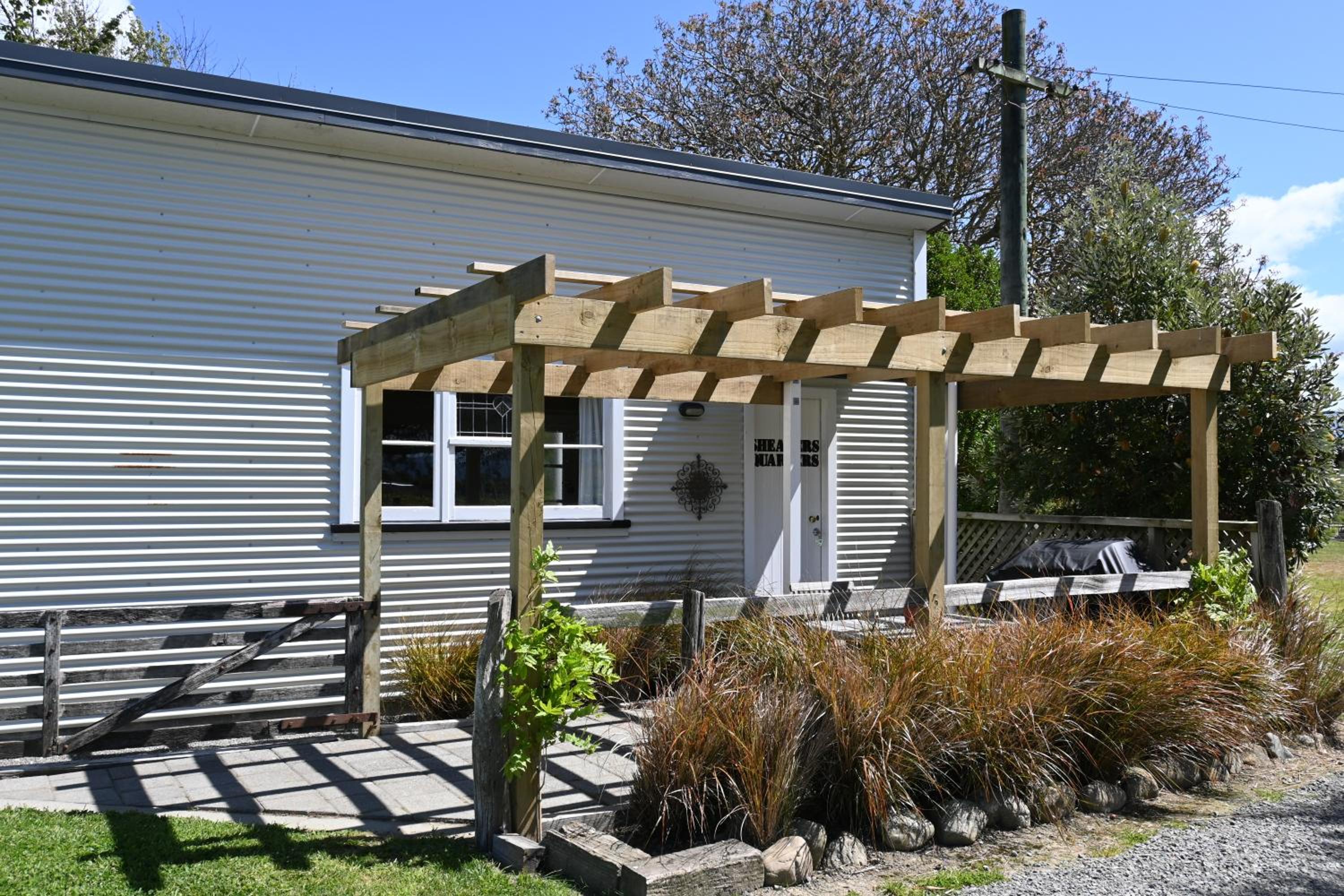 St Leonards Vineyard Cottages - Image 3