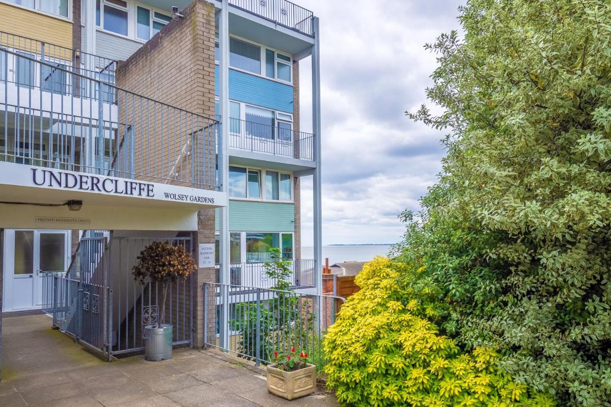 18 Undercliffe view 3
