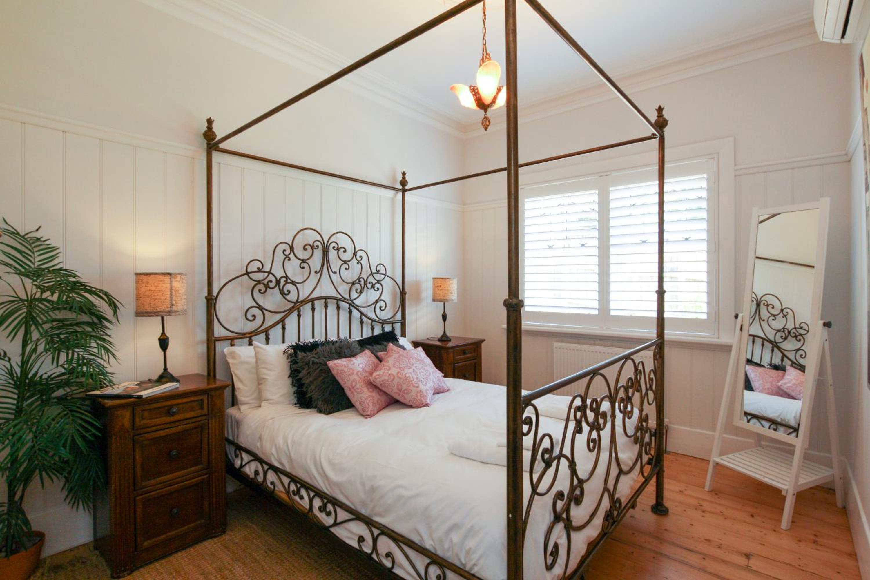Vintage Charm On St Leonards