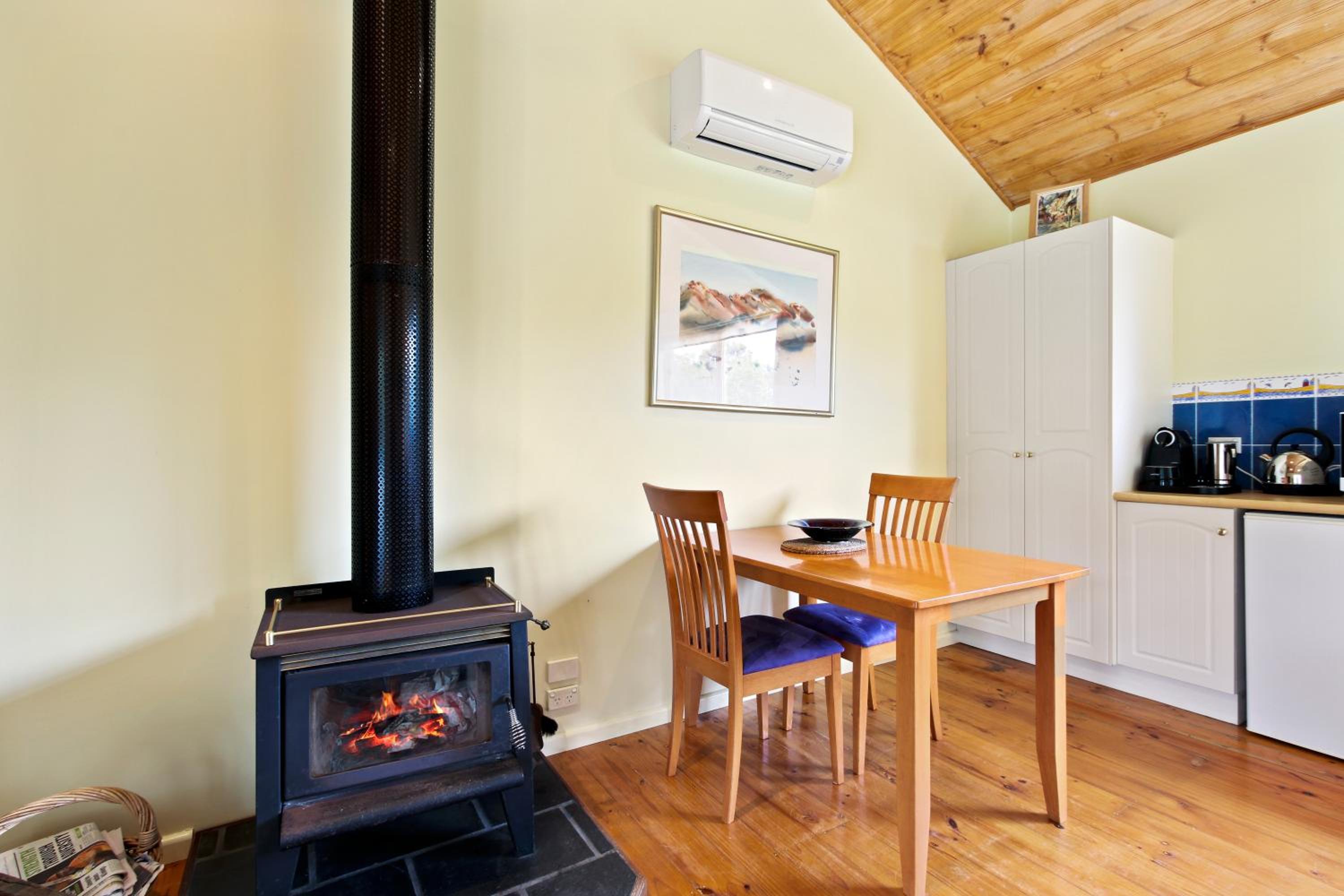 Clovelly Cottage - Cosy Metung Escape view 4