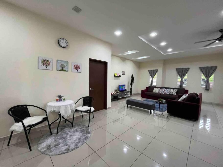 Titihouse Semi-D for 14 pax near Iconvcity Auto city Bukit Mertajam Juru view 3