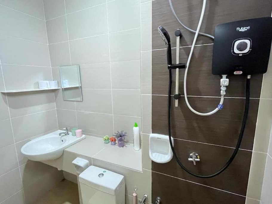 Titihouse Semi-D for 14 pax near Iconvcity Auto city Bukit Mertajam Juru photo 6