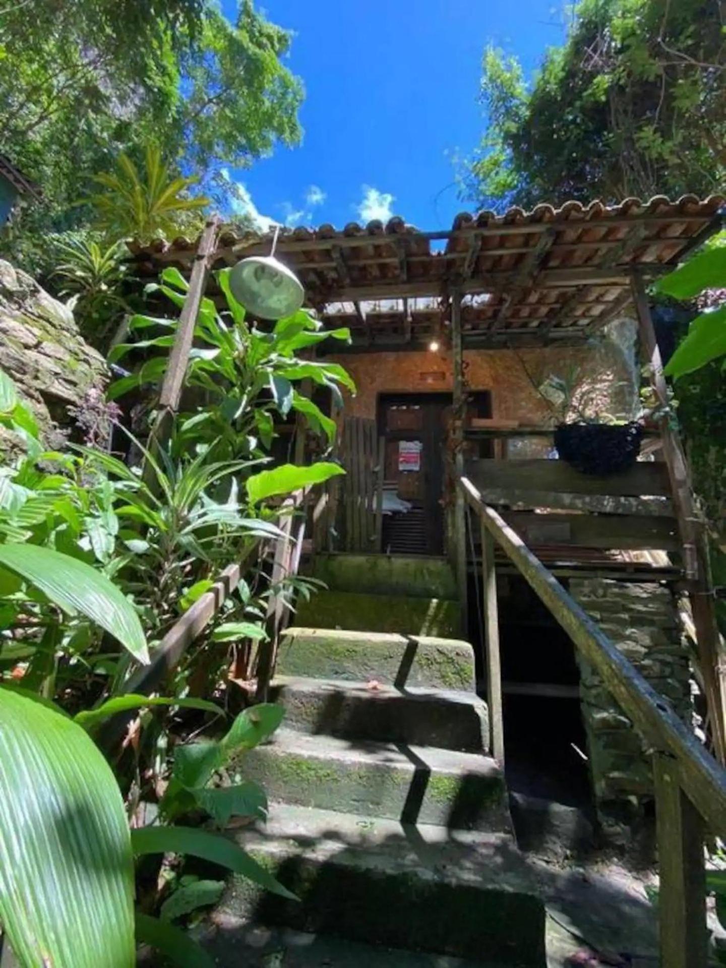 Amazing forest House in the city! Private guest suite - double studio room