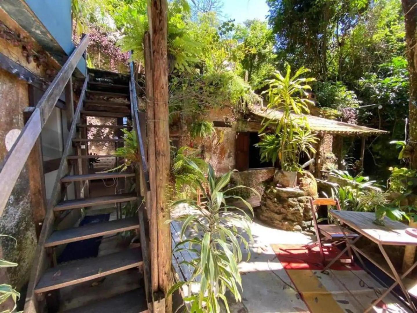 Amazing forest House in the city! Private guest suite - double studio room