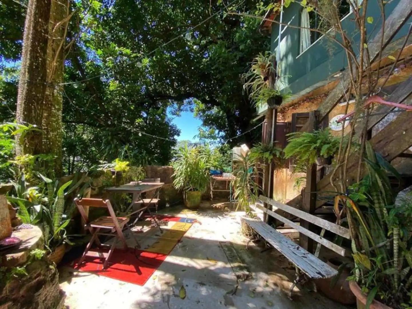 Amazing forest House in the city! Private guest suite - double studio room