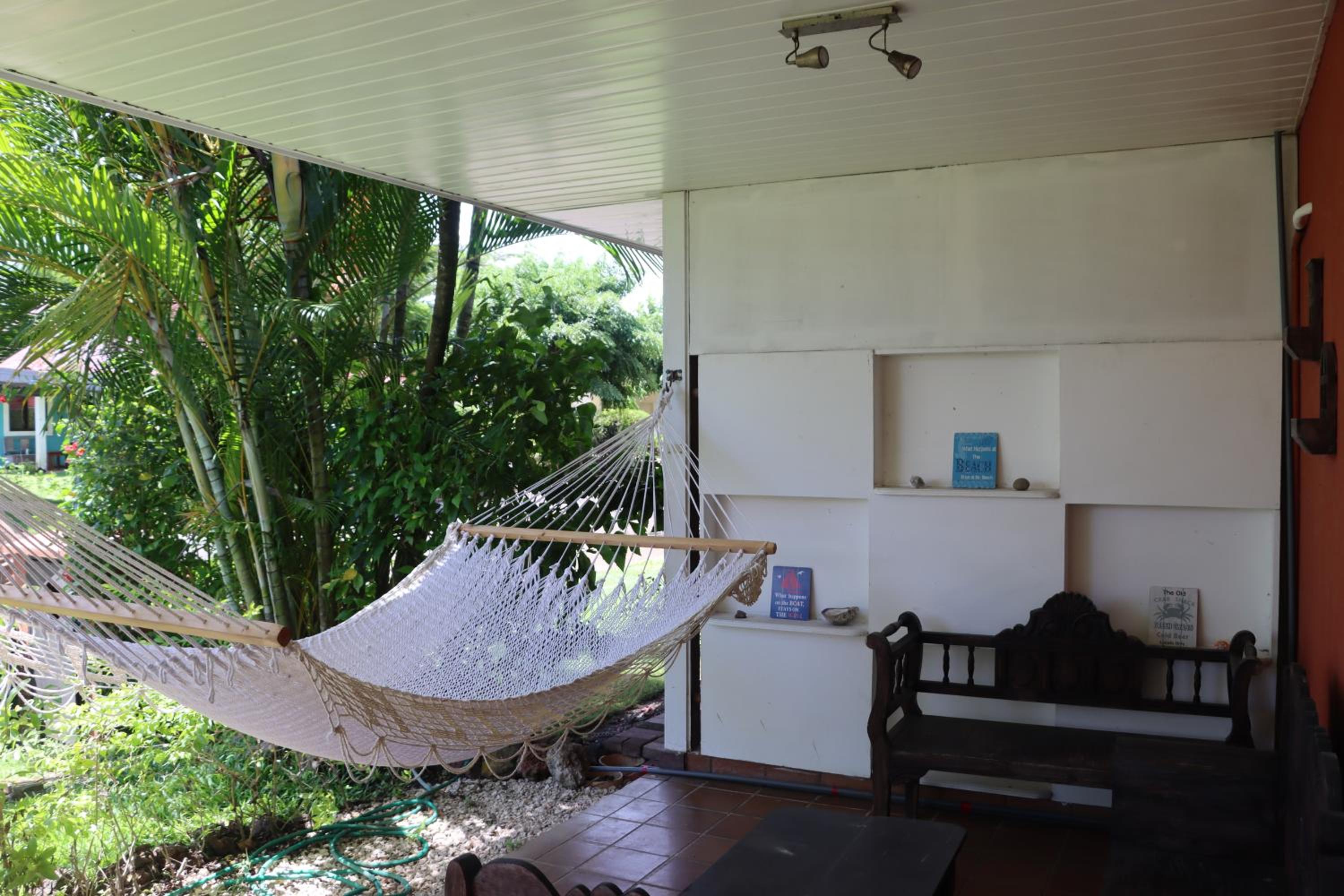 Pura Vida Villa! Beachfront Golf and Country Club Los Delfines 24 hours security view 2