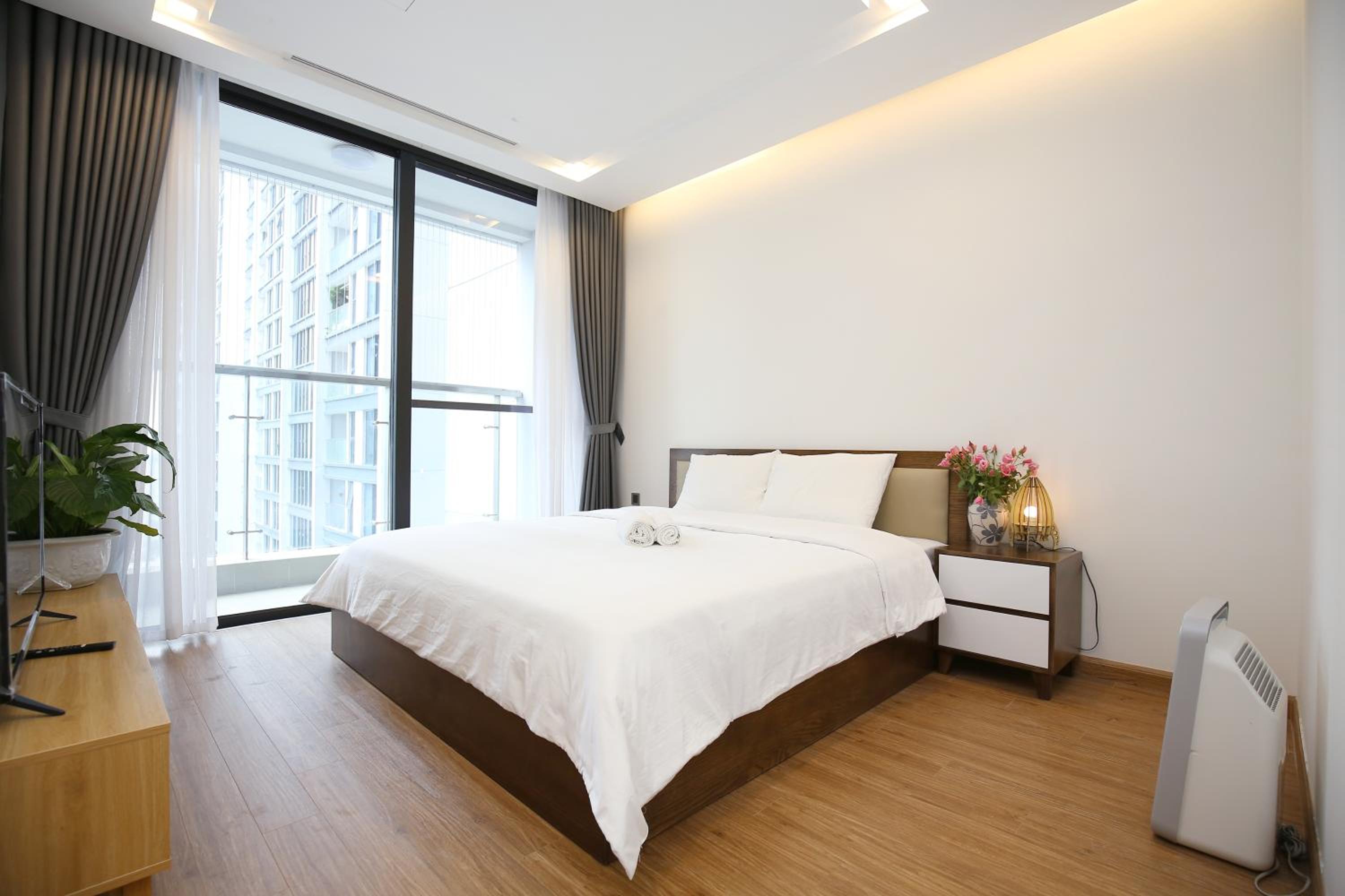 Investland- Vinhomes Metropolis one, two, three, four bedrooms