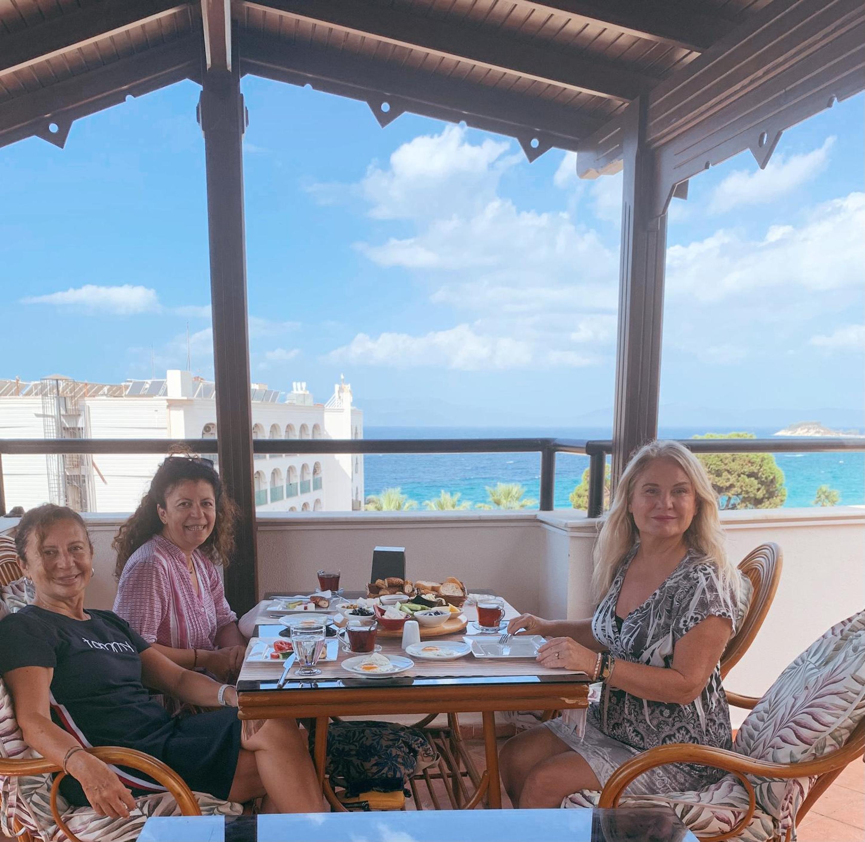 Rosy Suites Hotel - Image 12