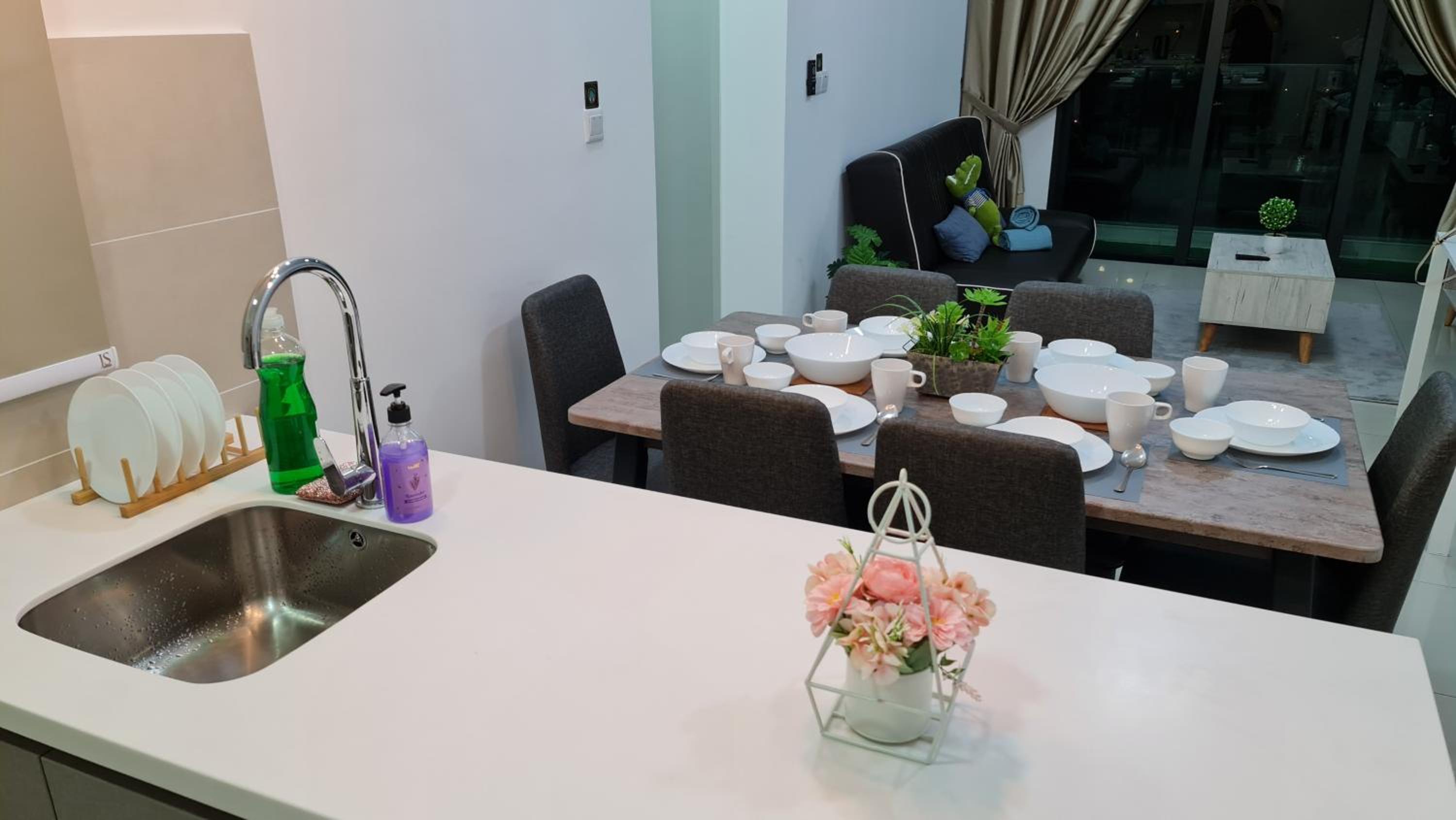 Luxury 5STAR 2Room Resort Suite Mid Valley Sunway Kuala Lumpur by Stayz Suites