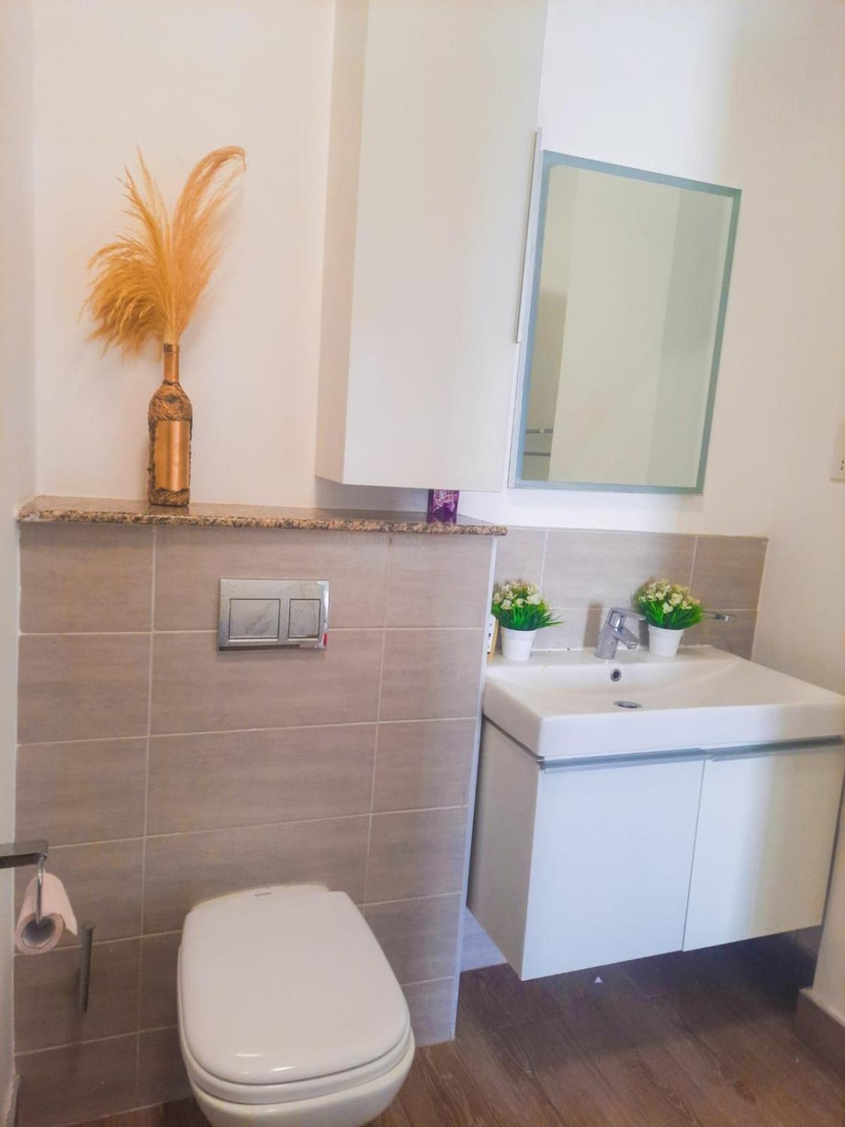 Bgee Apartments