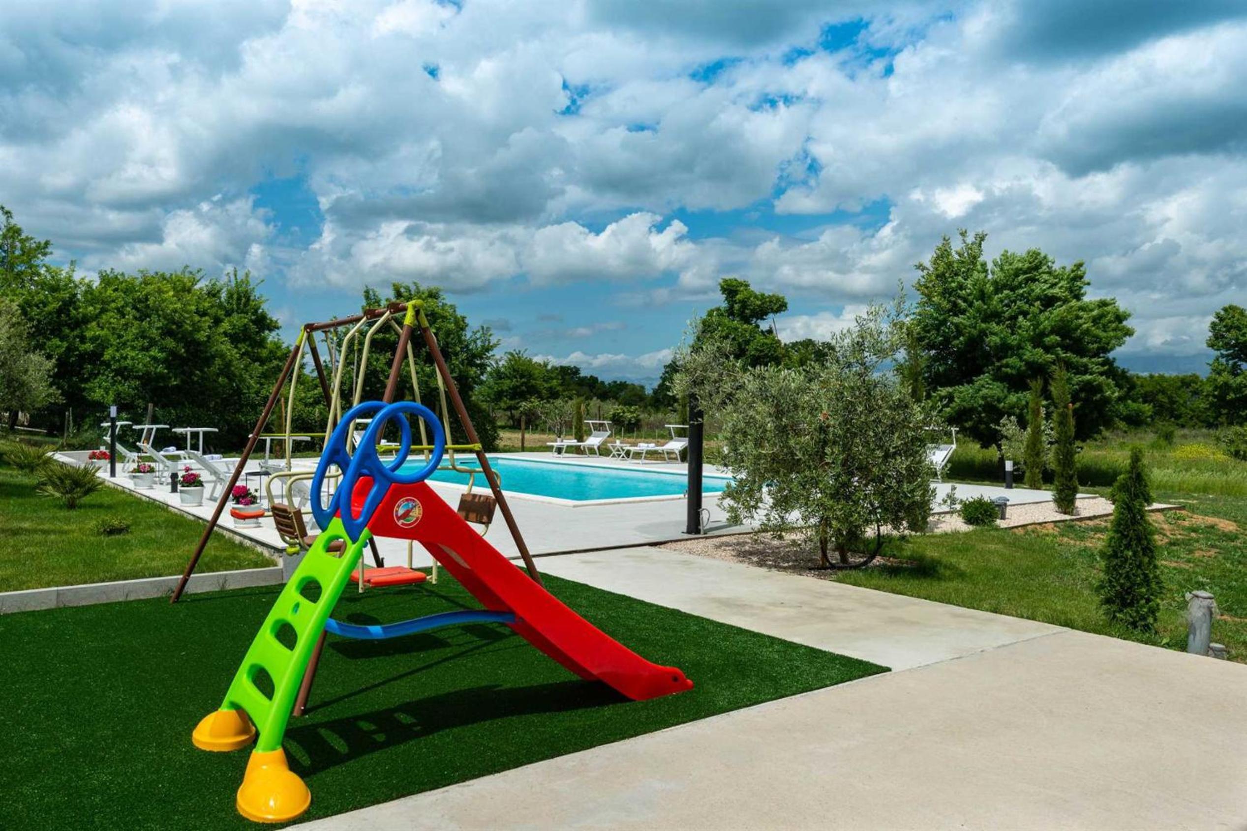 Luxury Villa Maria with large pool view 4