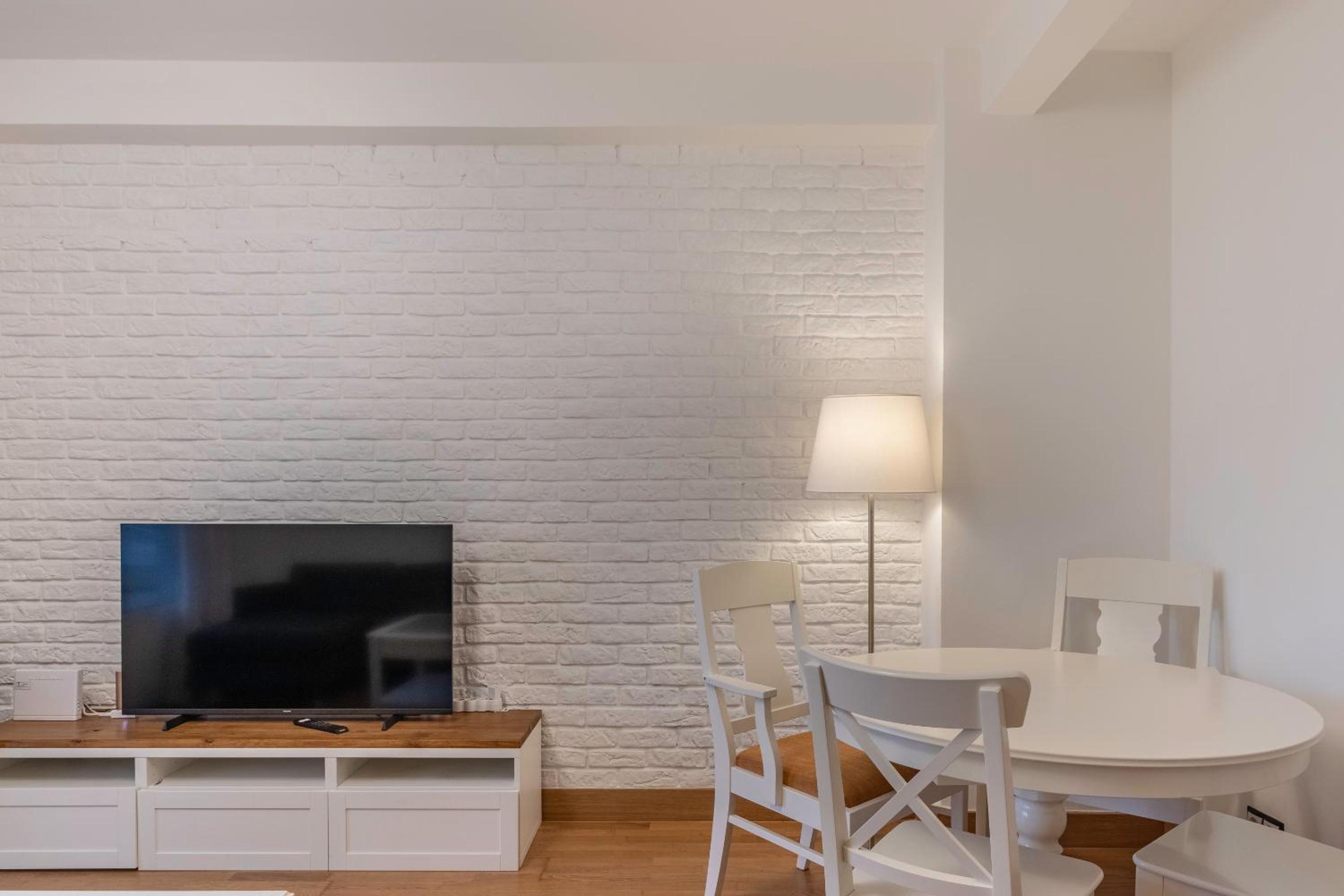 Bilbao Market with parking by Aston Rentals