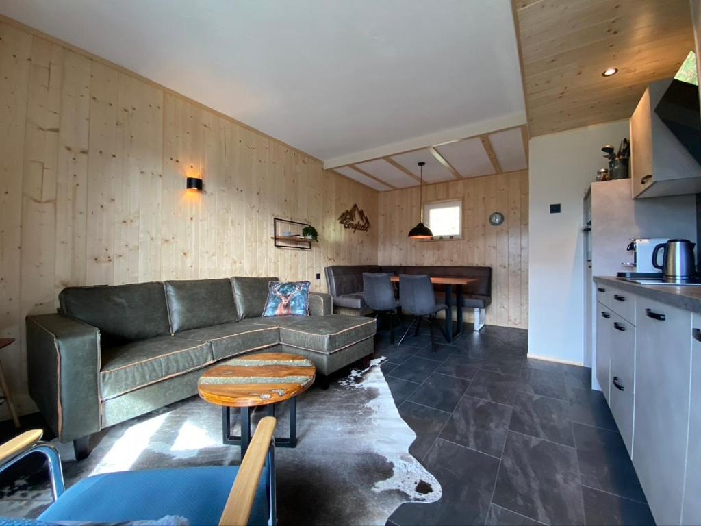 Nocky Mountains Lodge and Apartment