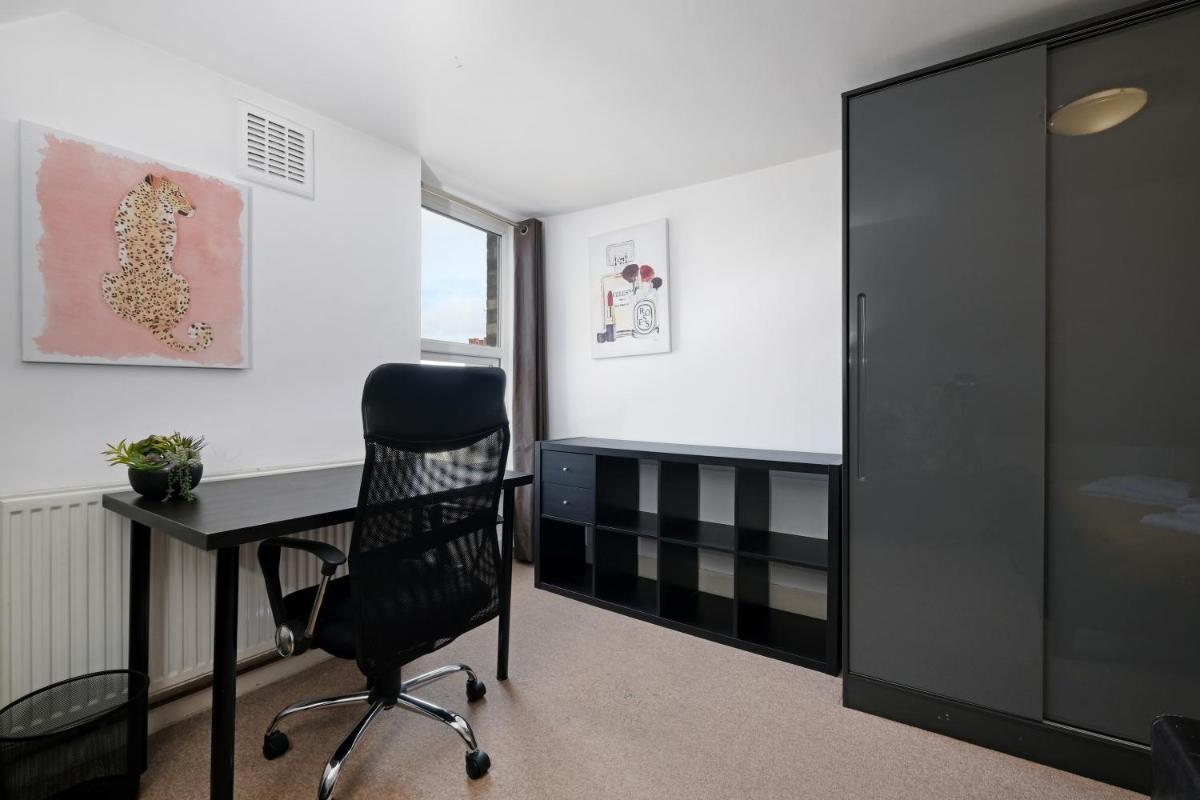 London Spacious 3 Bedroom House, Fulham By MDPS
