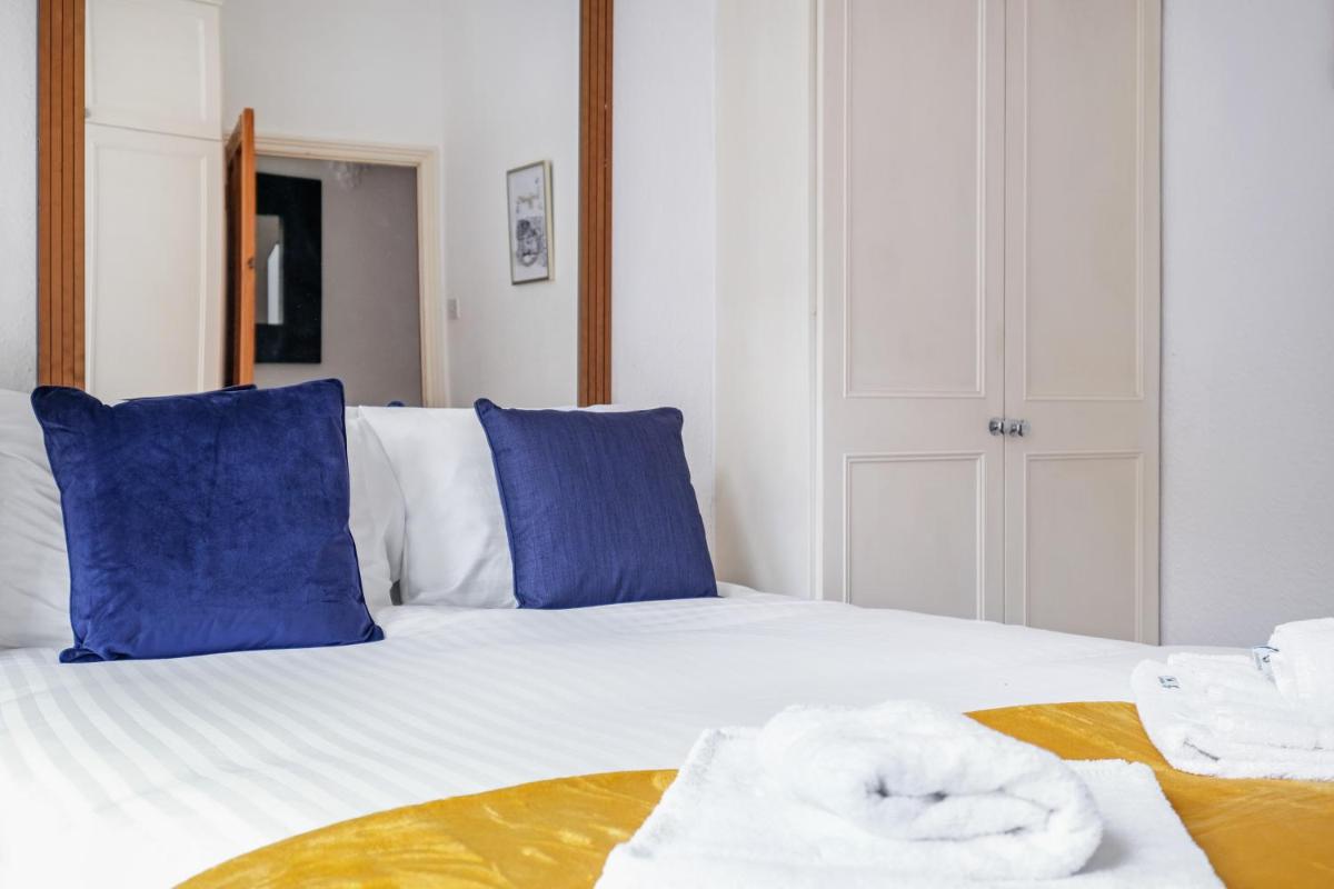 London Spacious 3 Bedroom House, Fulham By MDPS
