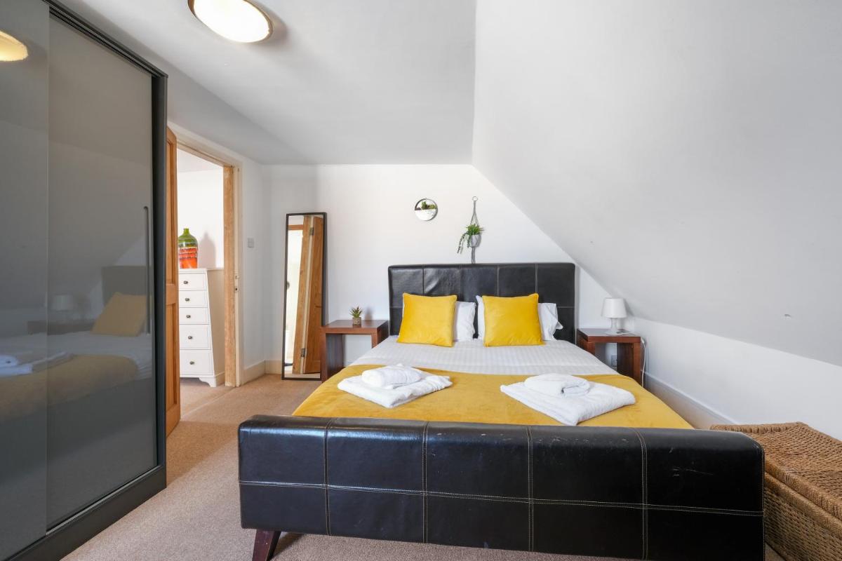 London Spacious 3 Bedroom House, Fulham By MDPS