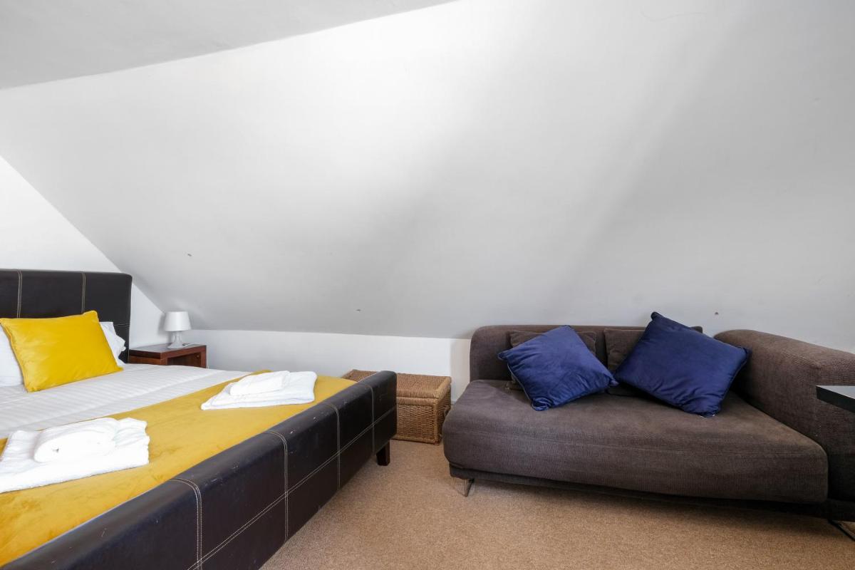 London Spacious 3 Bedroom House, Fulham By MDPS