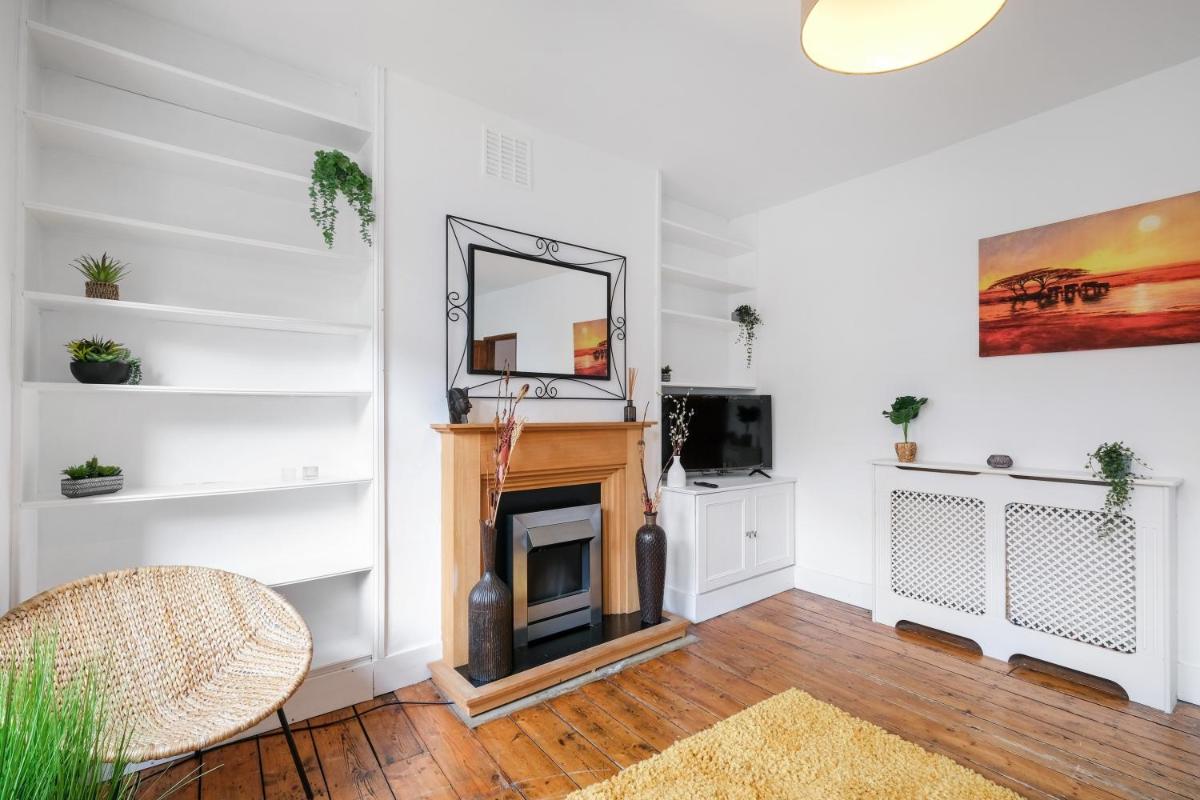 London Spacious 3 Bedroom House, Fulham By MDPS