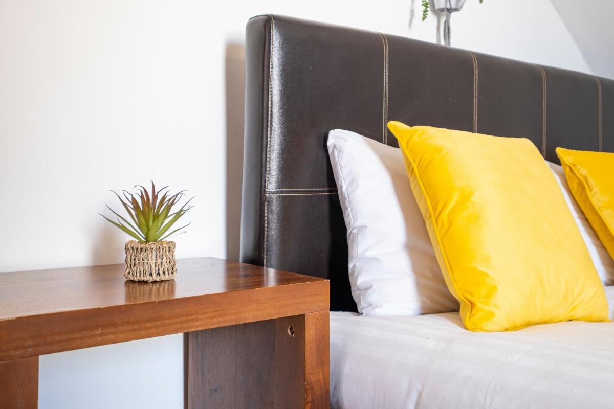 London Spacious 3 Bedroom House, Fulham By MDPS