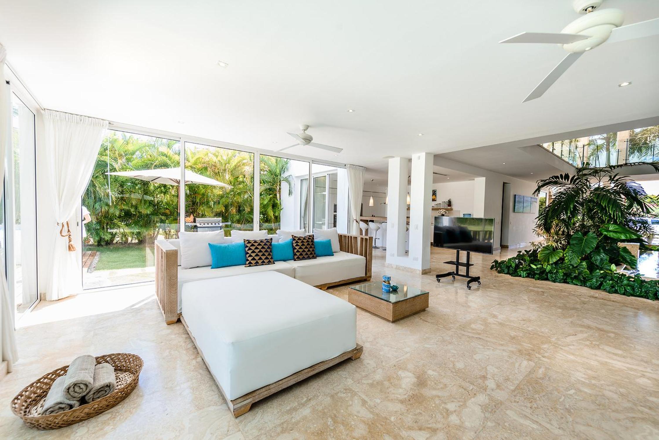 Luxury Rentals in Punta Cana - Exclusive Waterfall Villa with Private Pool, BBQ, Maid, Golf view 4