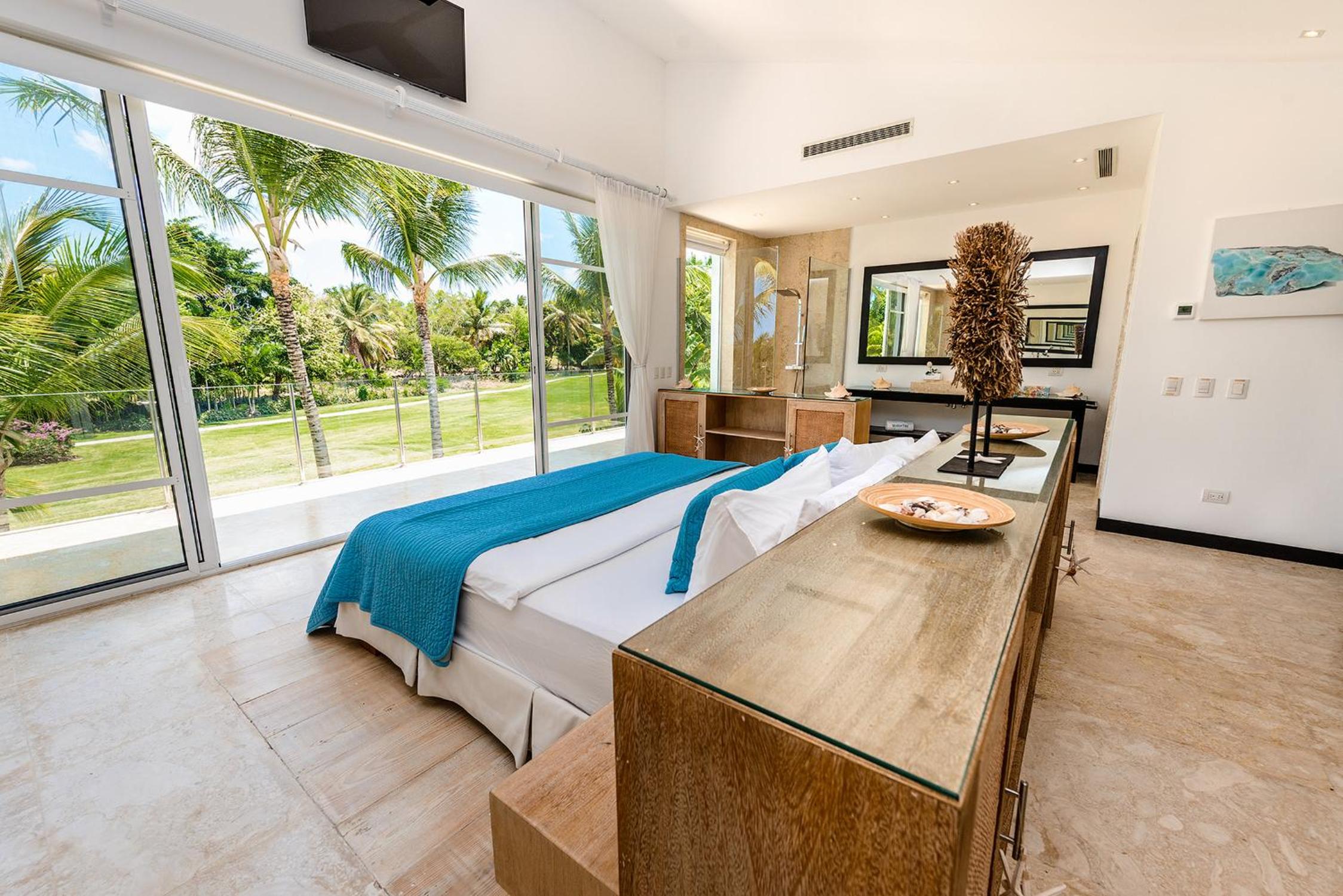Luxury Rentals in Punta Cana - Exclusive Waterfall Villa with Private Pool, BBQ, Maid, Golf view 5