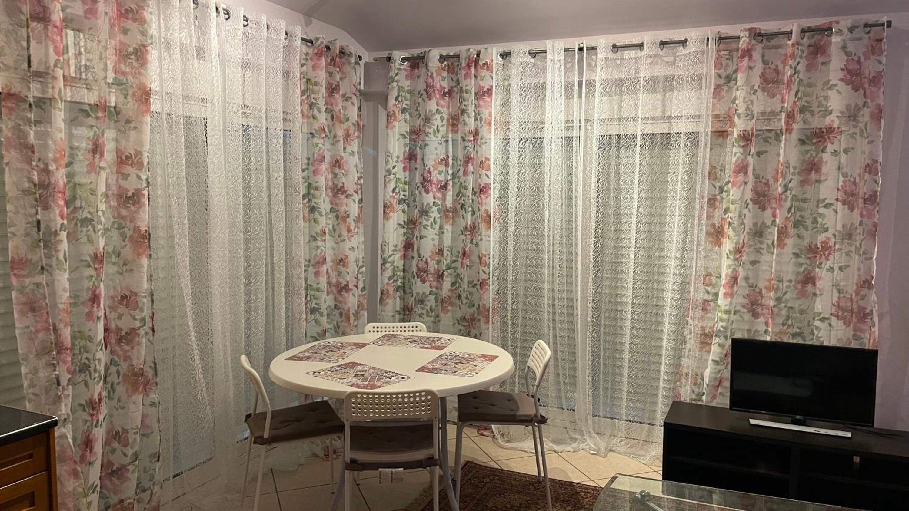 Awesome Home 3' from Metro (M3) Station Agia Paraskevi