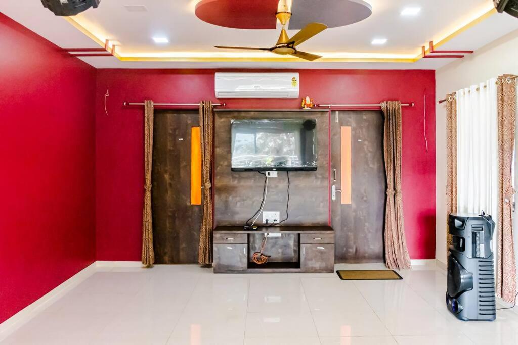 Spacious Villa in Kolad with River Access and Food view 3