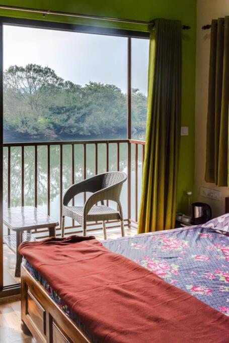 Spacious Villa in Kolad with River Access and Food view 4
