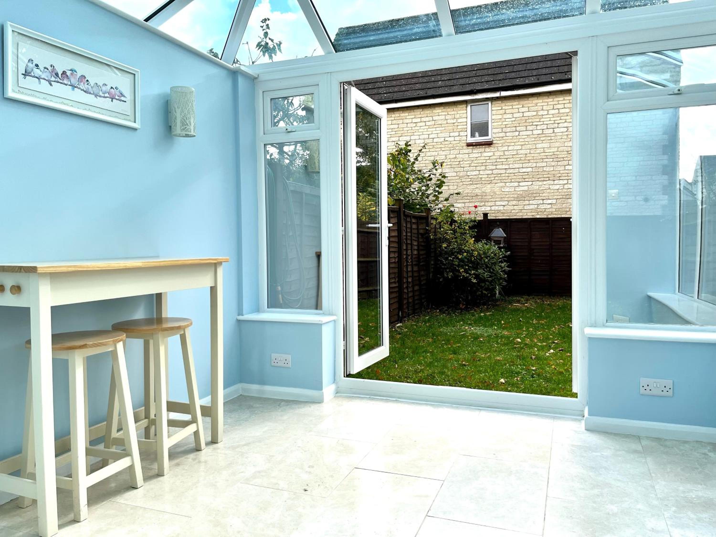 Comfortable 3 bedroomed house in Bicester view 2
