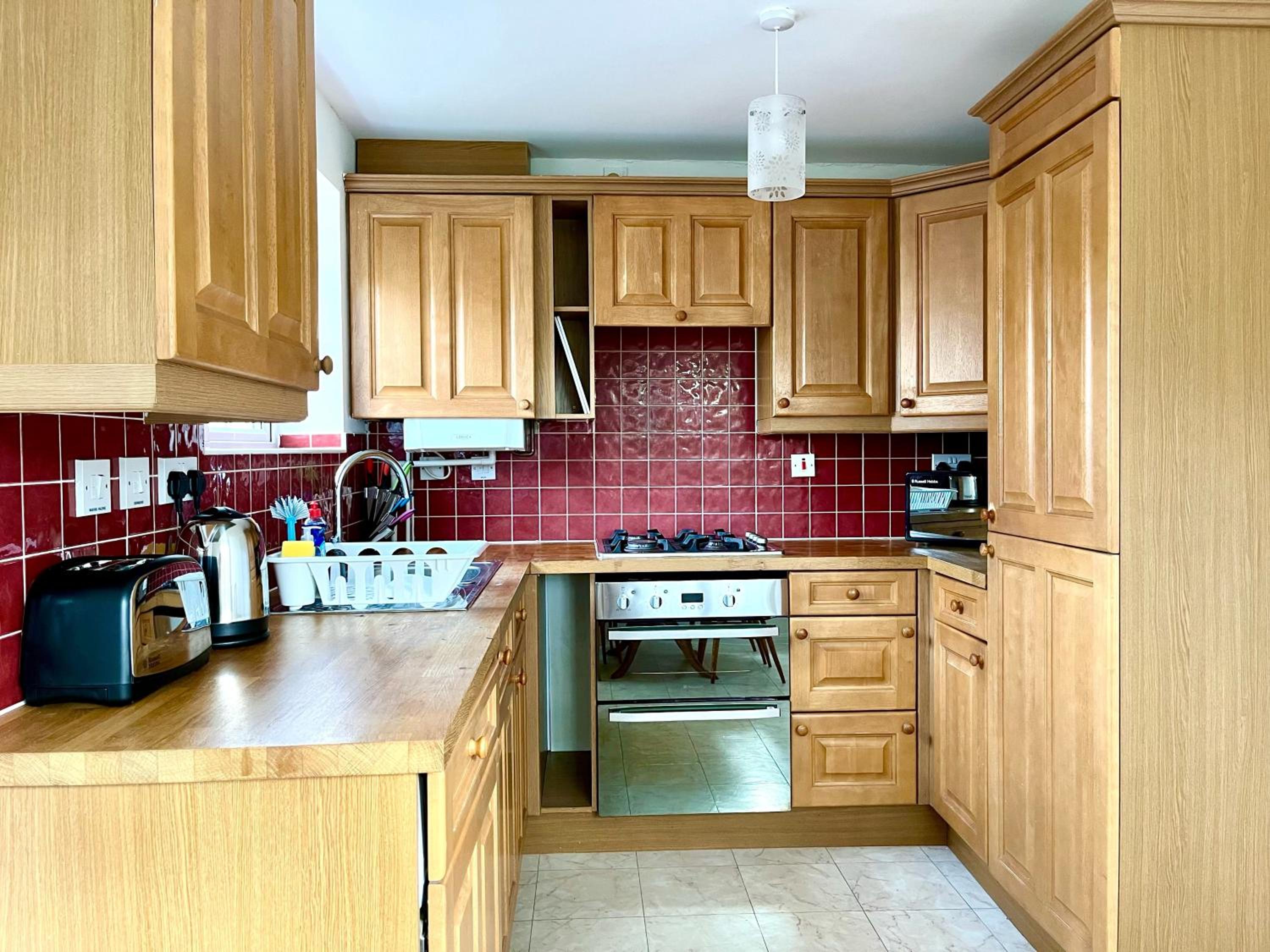 Comfortable 3 bedroomed house in Bicester view 3