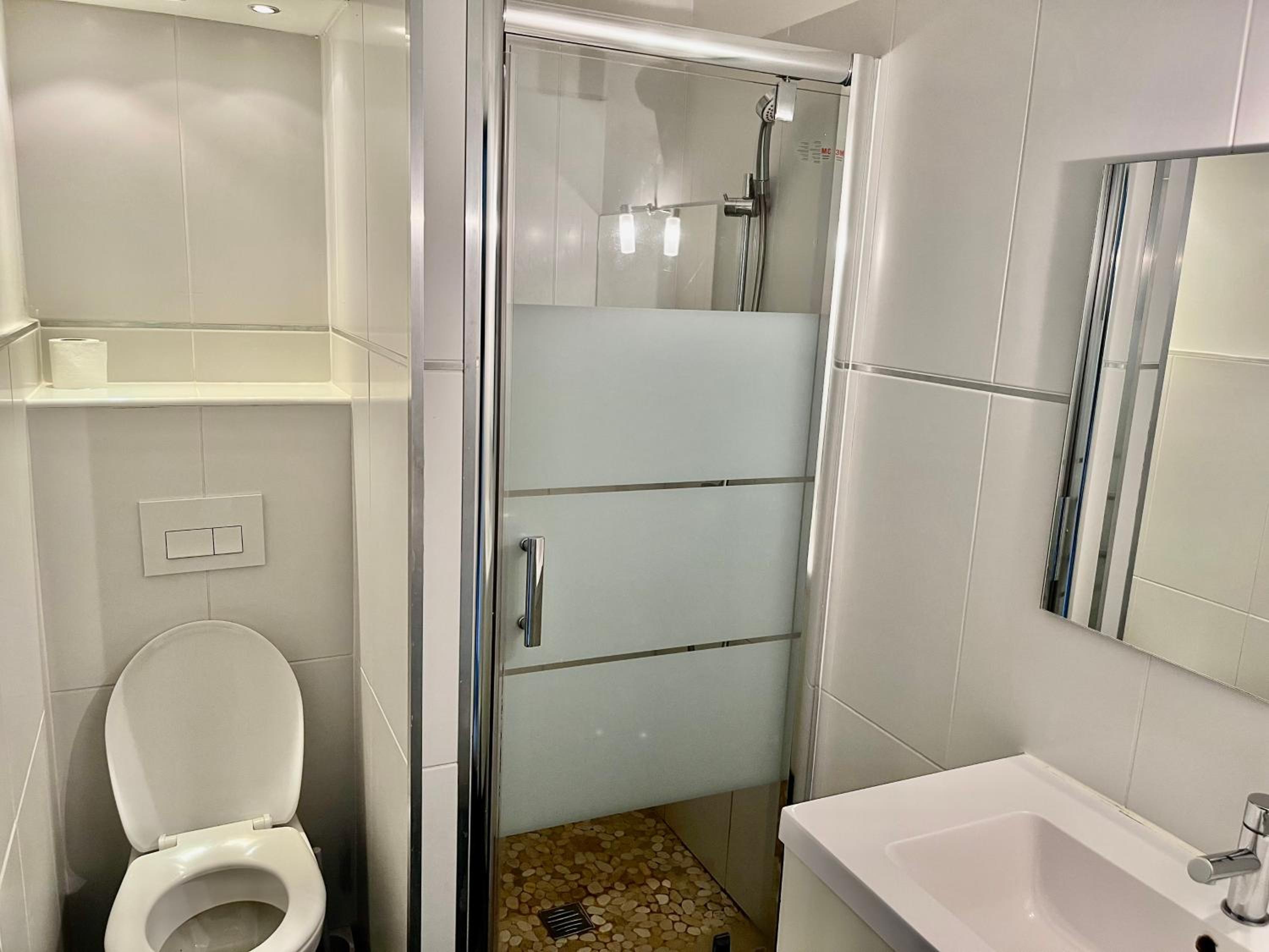Marseille Vacations - Hotel L'Eau Des Collines - Property Image 21