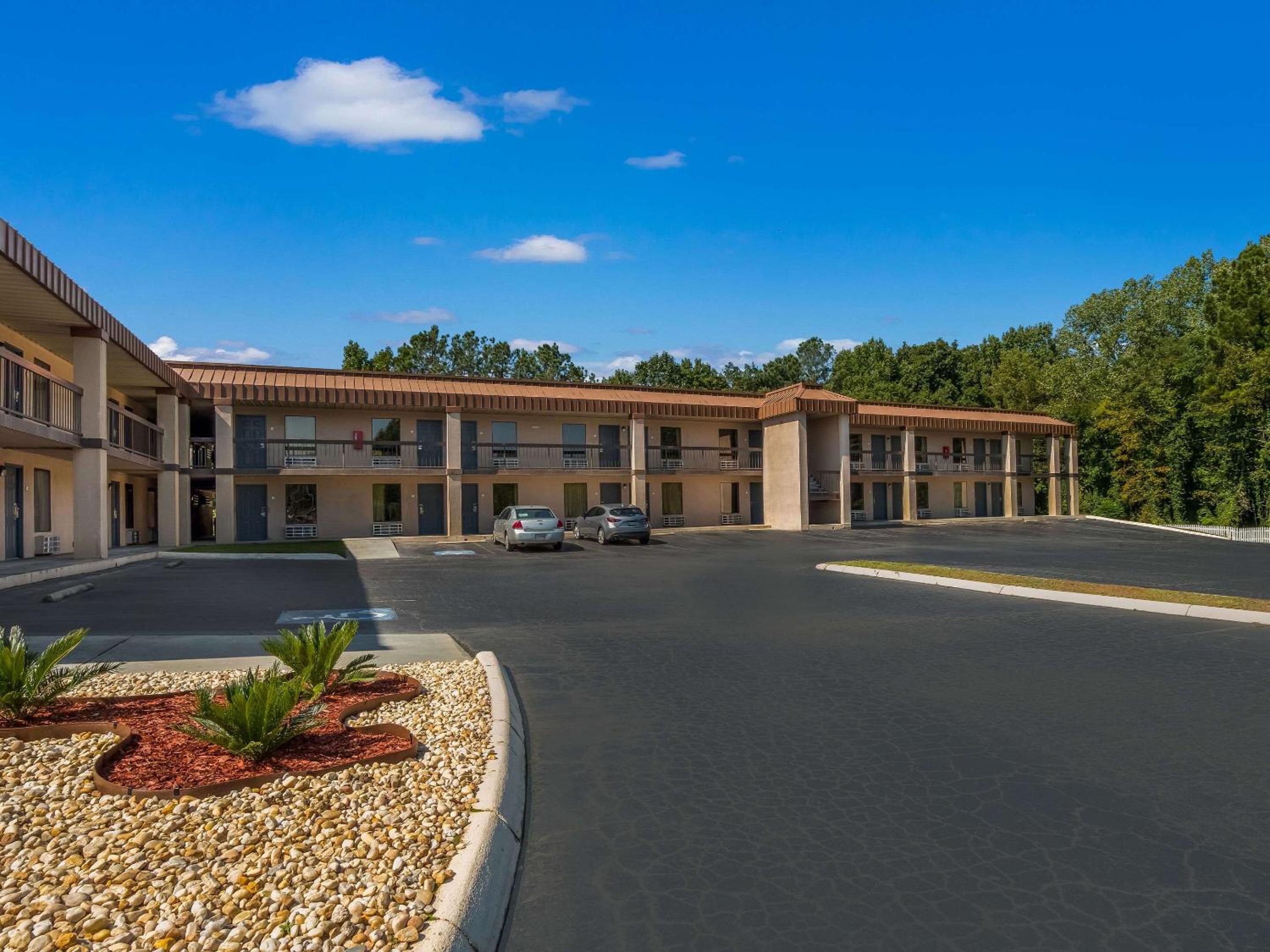 Rodeway Inn Greenwood view 4