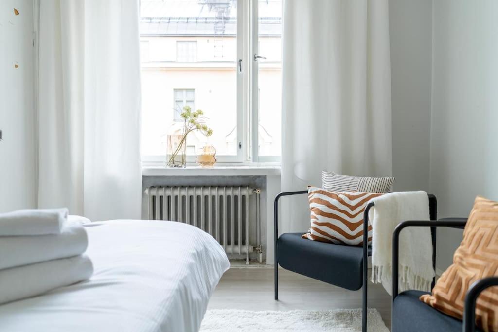 Luminous studio in Kallio / Amazing location view 3