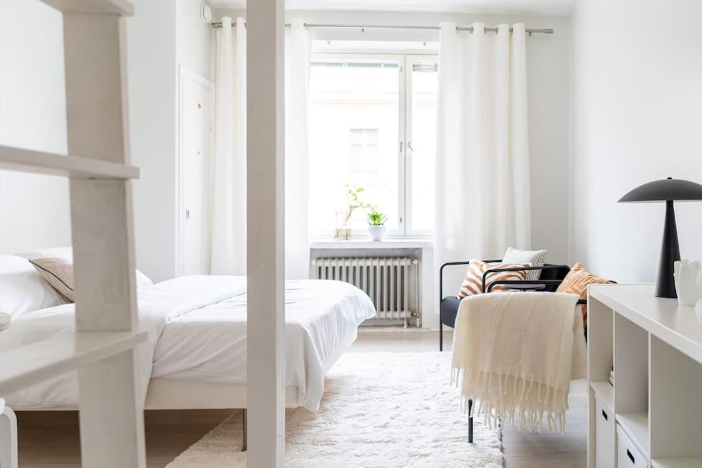 Luminous studio in Kallio / Amazing location view 4